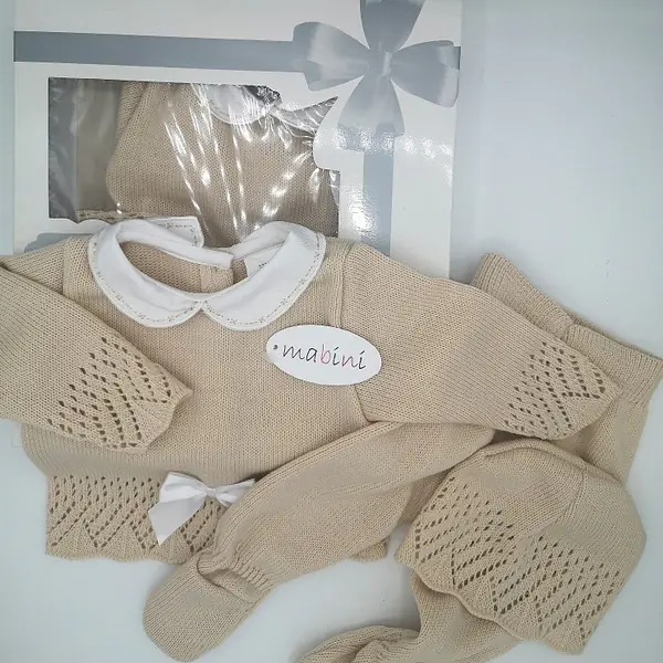 Knitted Box Set 24 camel / natural 
showing box & set 